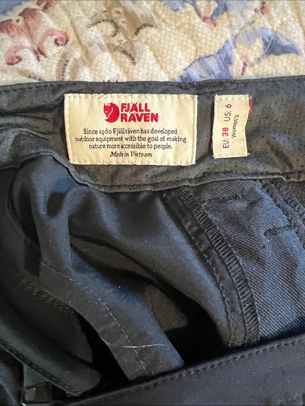 Fjallraven Women’s Black Outdoor Shorts - Picture 5 of 5